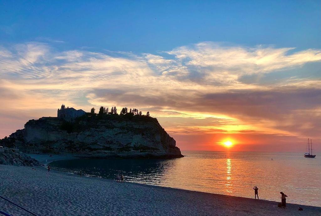 The Queen Tropea Buitenkant foto