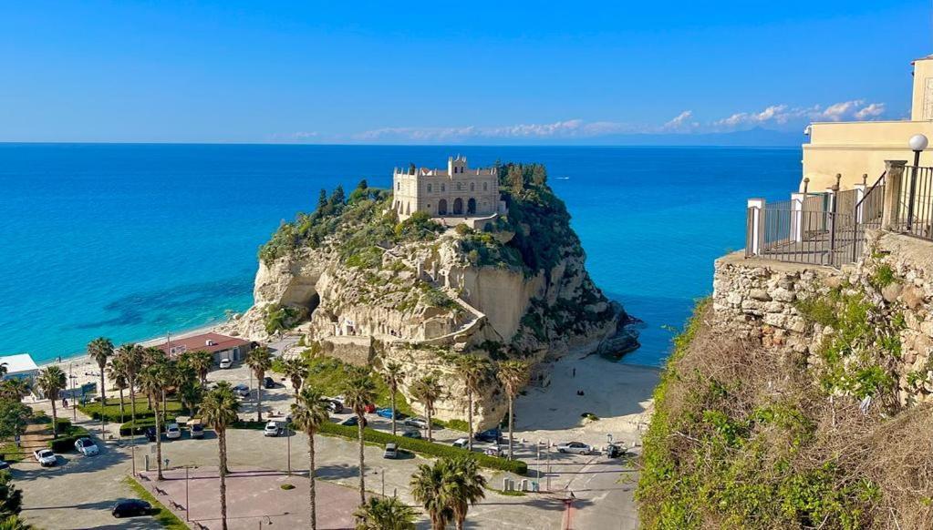 The Queen Tropea Buitenkant foto